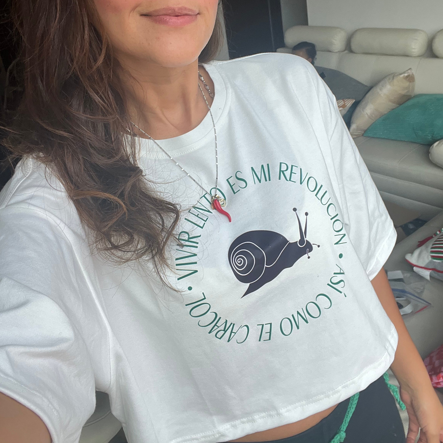 Camiseta "Vivir lento es mi revolución, así como el caracol"