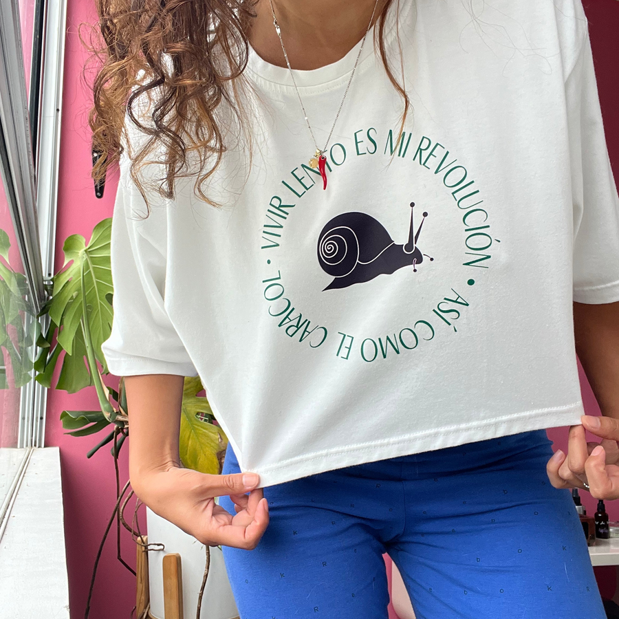 Camiseta "Vivir lento es mi revolución, así como el caracol"