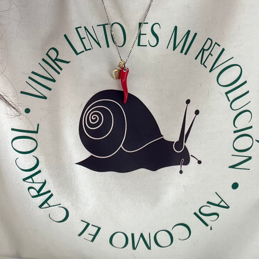 Camiseta "Vivir lento es mi revolución, así como el caracol"